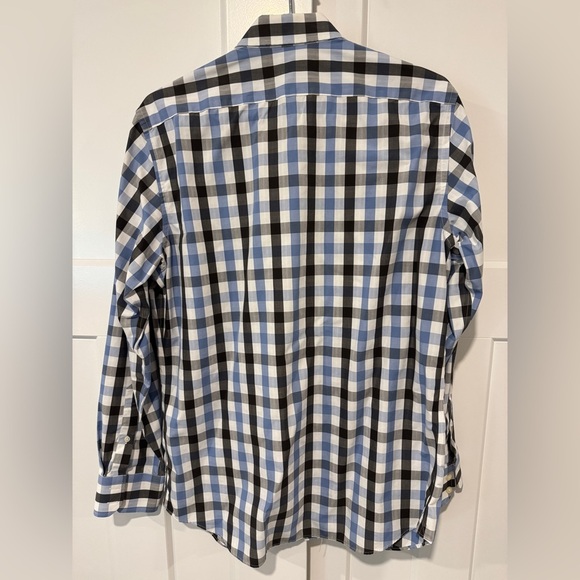 Banana Republic Men's Non-Iron Blue and Black Checkered Shirt - Picture 4 of 4
